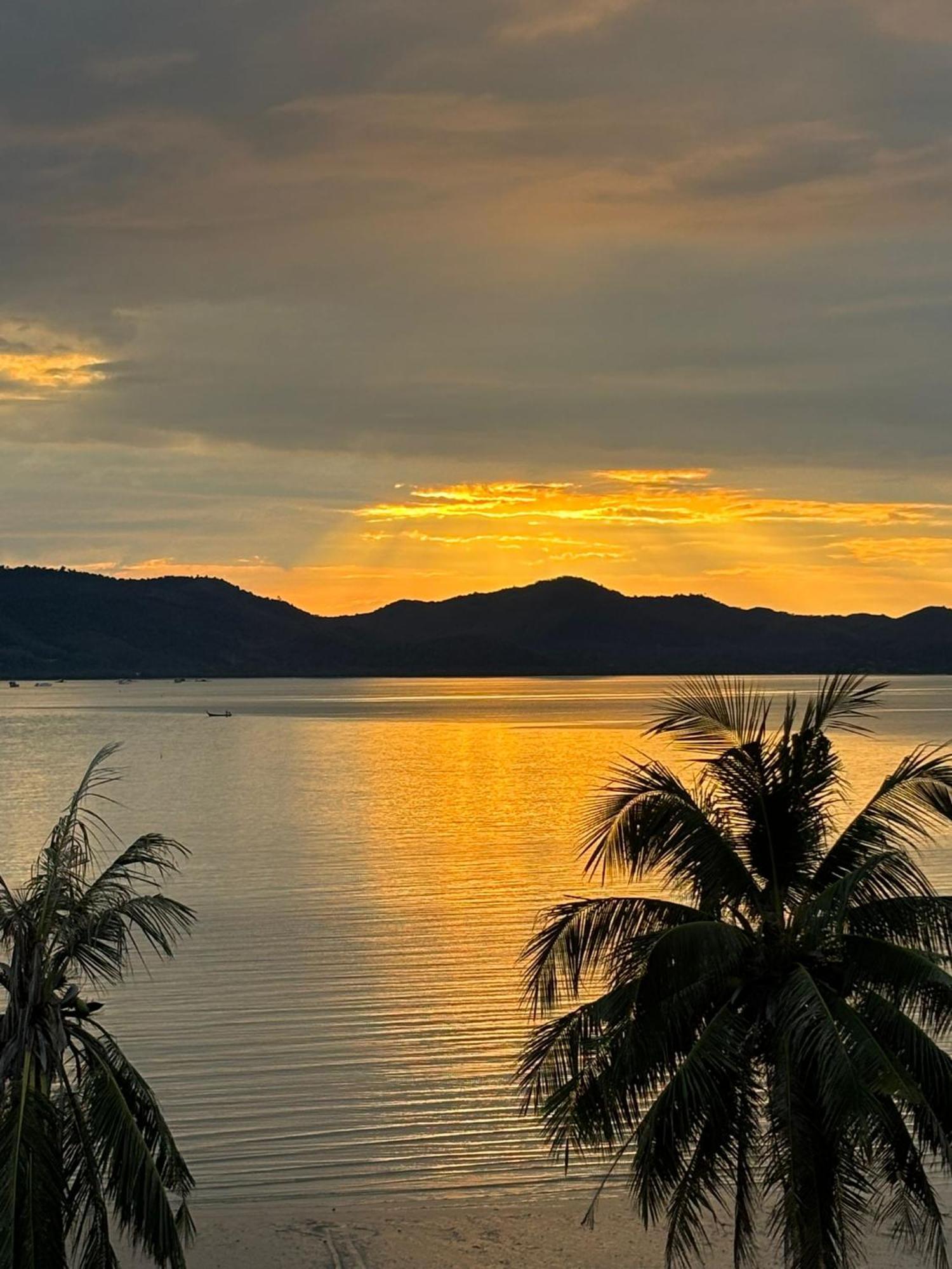 Chun Chom - Baan Lom Suay Vila Ko Yao Noi Exterior foto